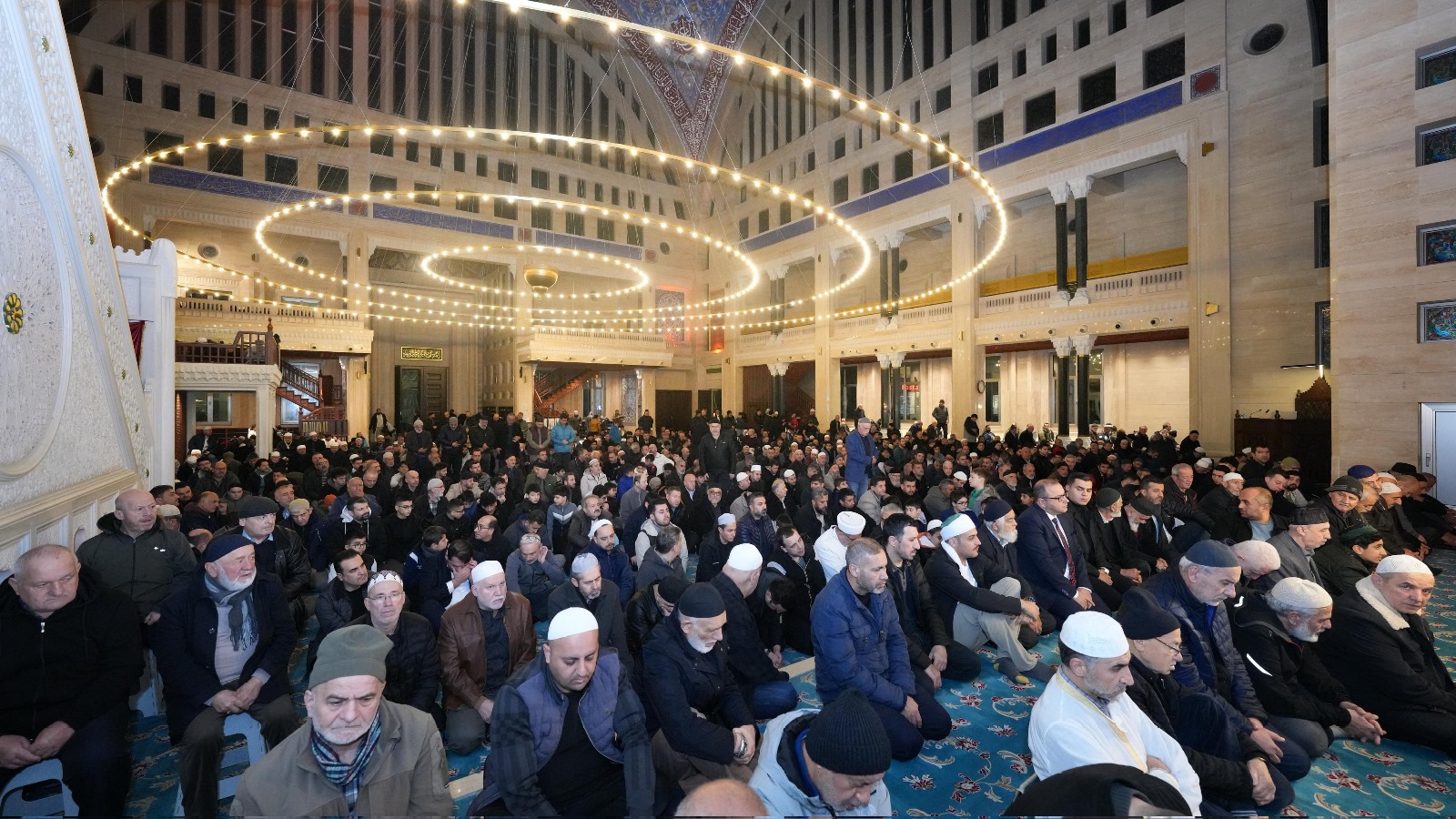 I S T A N B U L – V A L I G U L ‘ A I L E L E R S A B A H N A M A 1062651 315279