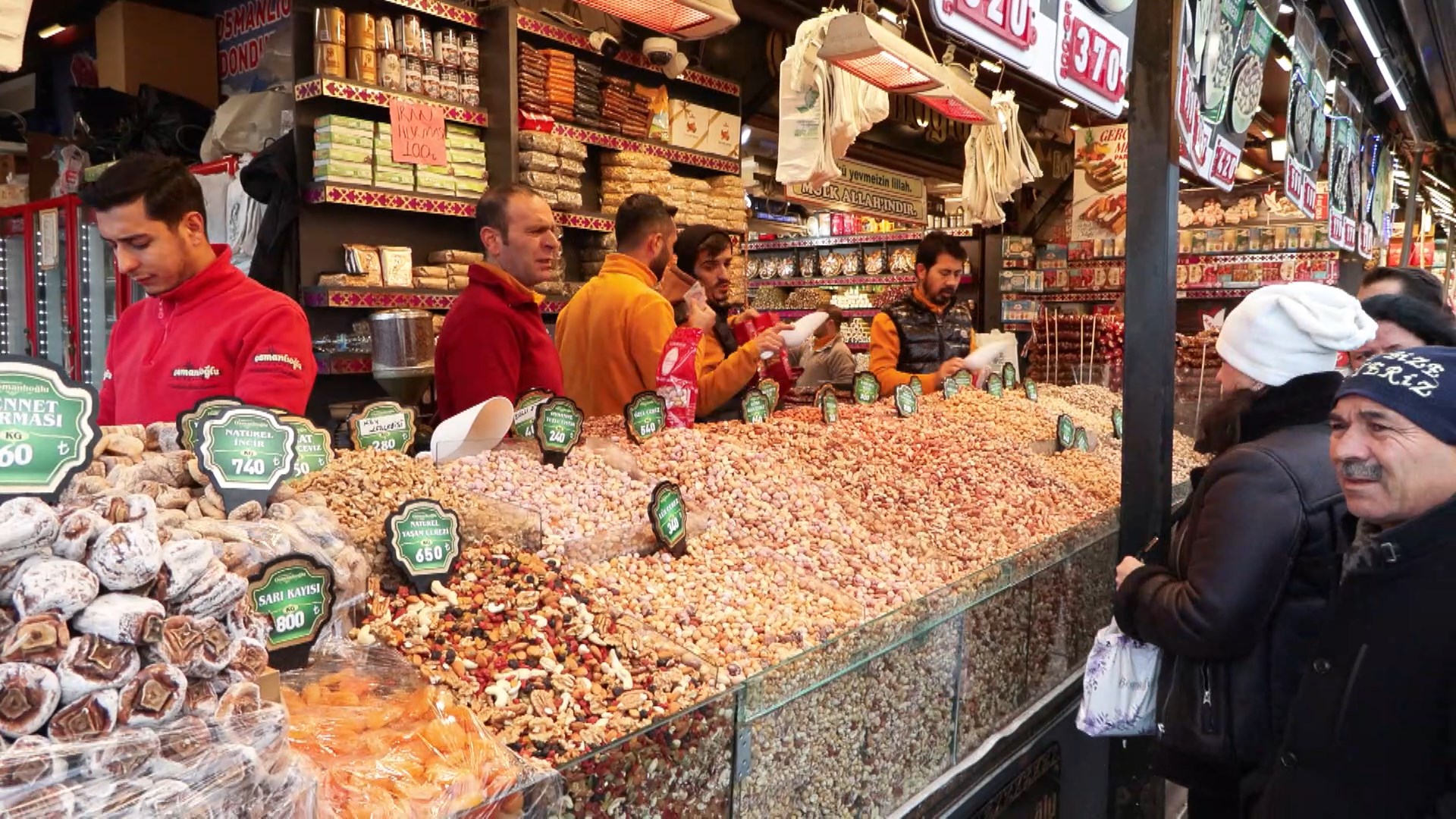 I S T A N B U L Y E N I Y I L A B I R G U N K A L A E M I N O N 1088339 323051