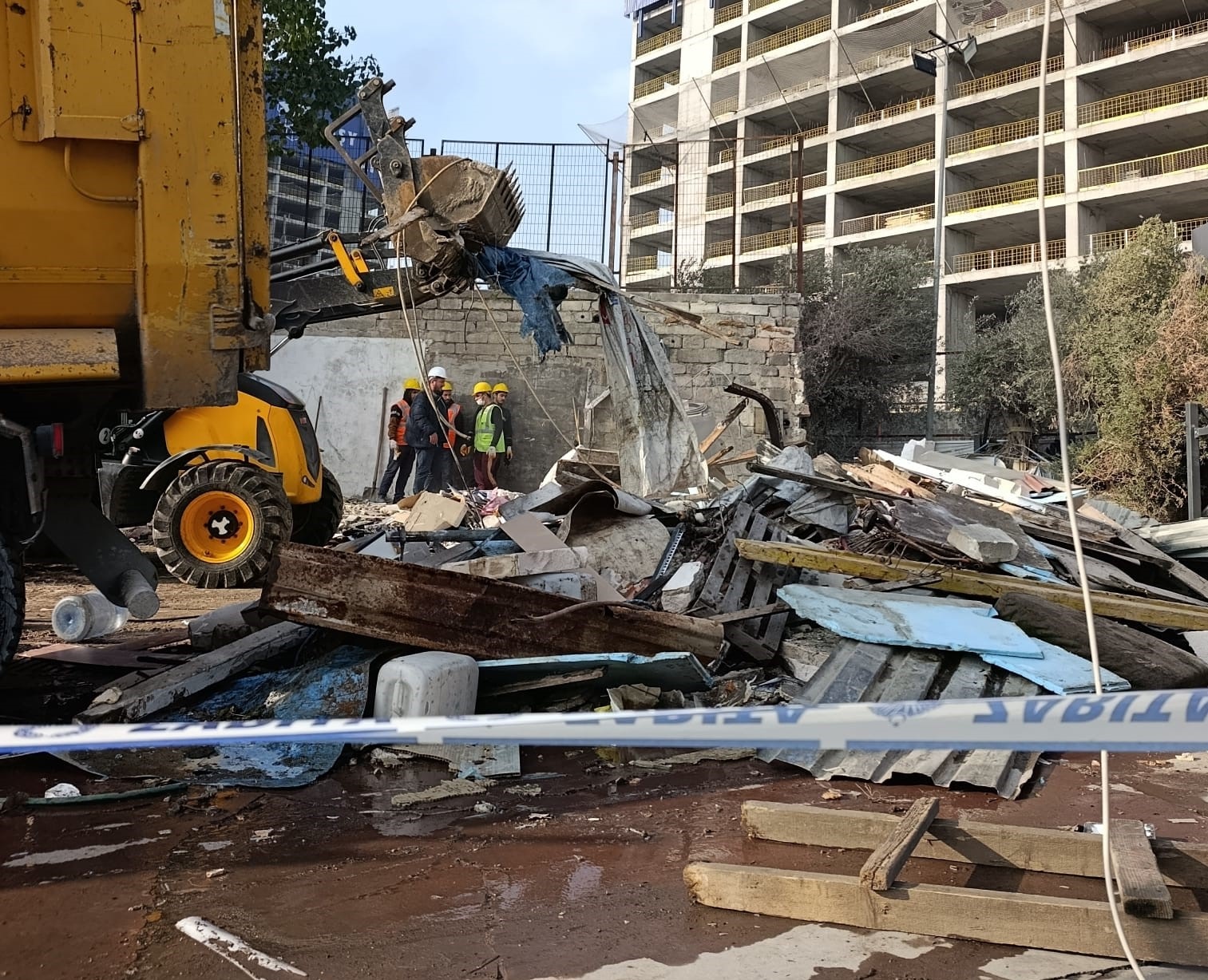 S I S L I’ D E K A C A K V E R U H S A T A A Y K I R I Y A P I L A R 1062420 315257