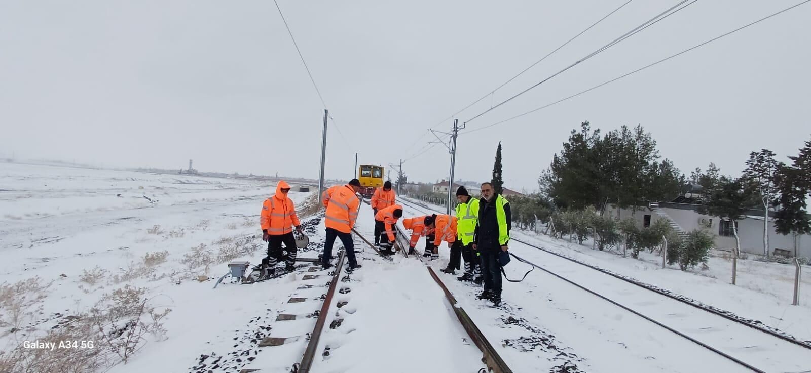 D E M I R Y O L L A R I N D A Y O G U N K A R M E S A I S I 1094052 324747