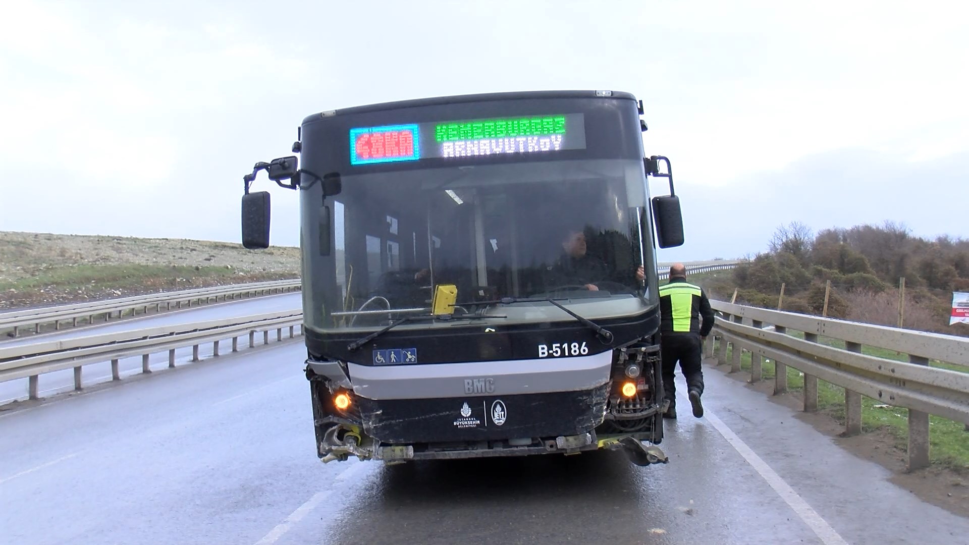 I S T A N B U L A R N A V U T K O Y D E I E T T O T O B U S U B A R 1095590 325181