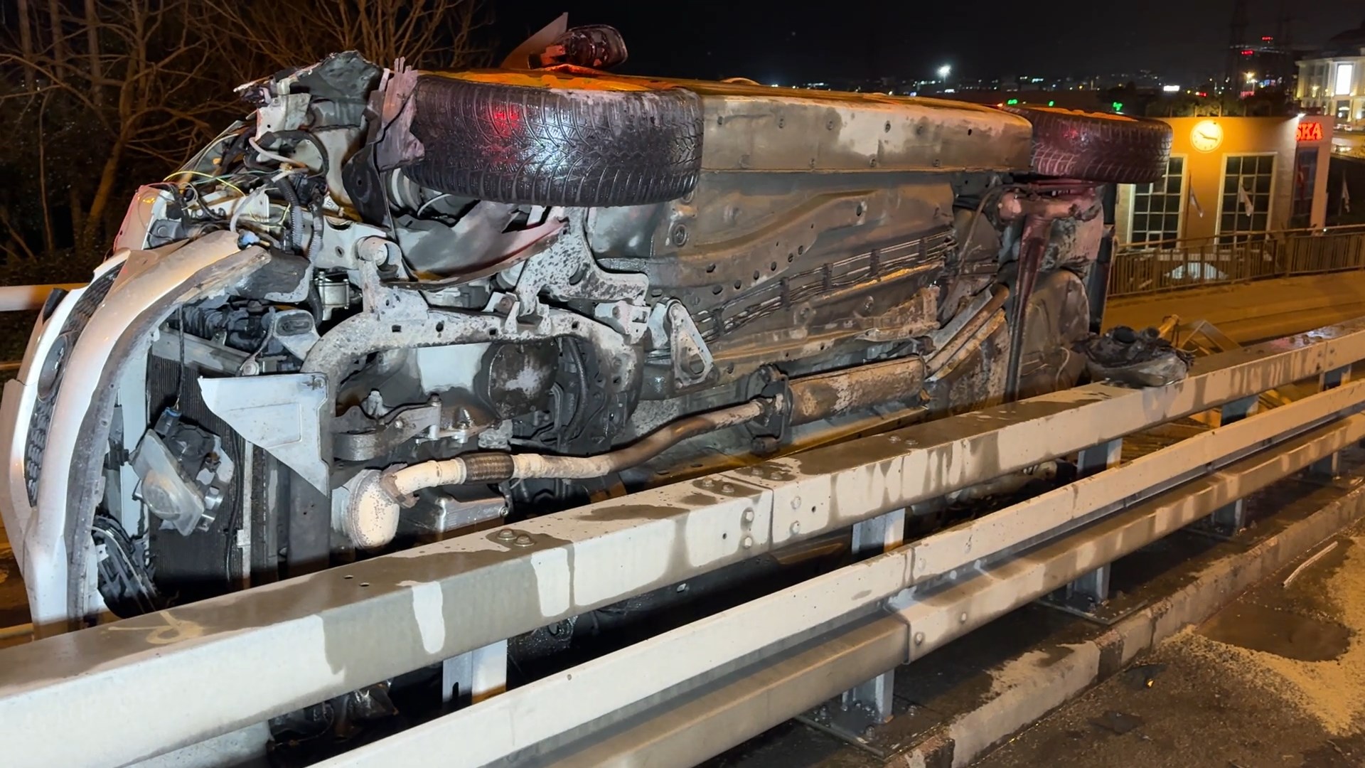 I S T A N B U L A V C I L A R D A O T O M O B I L B A R I Y E R I N 1137615 337739