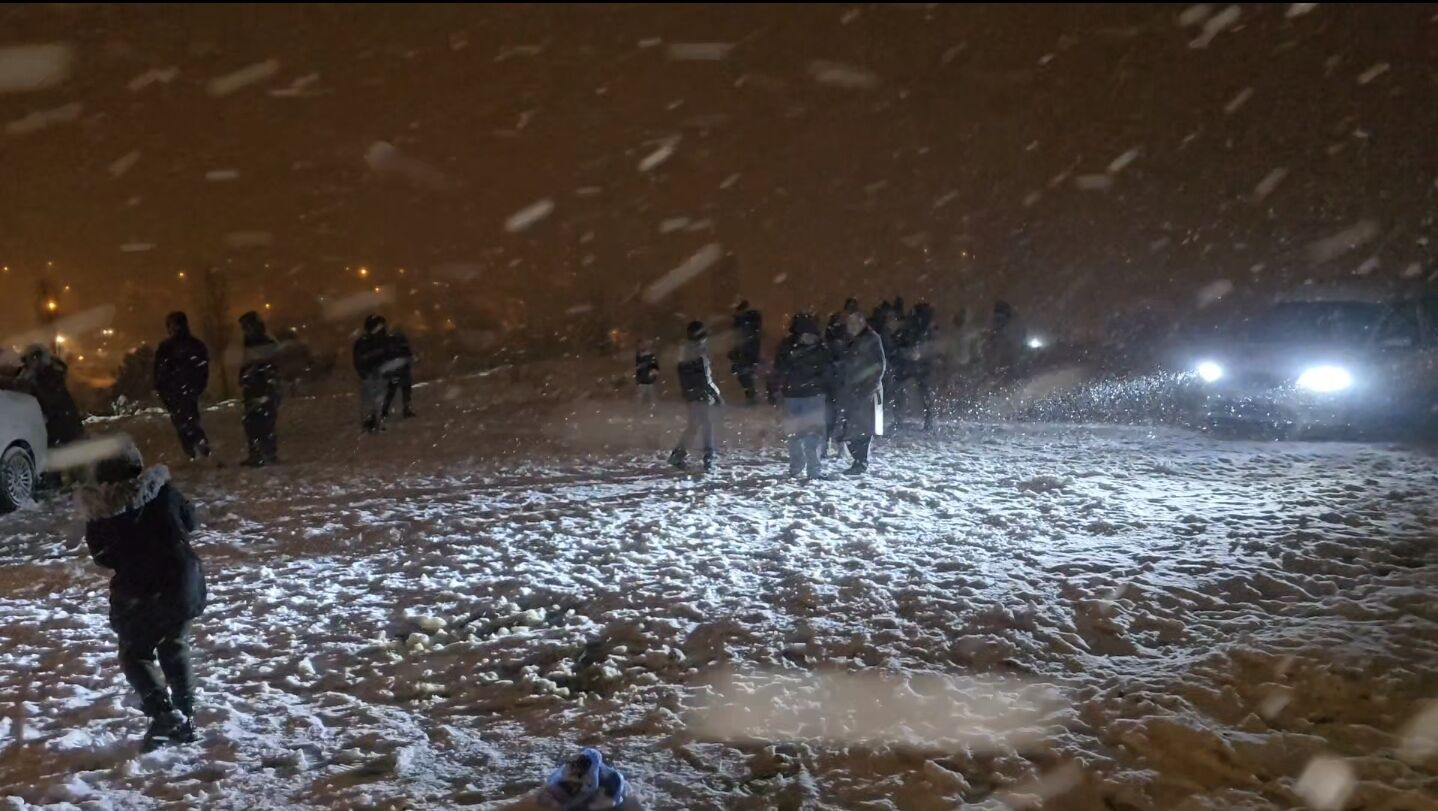 I S T A N B U L A Y D O S O R M A N I K A R L A B E Y A Z A B U R U 1122908 333225