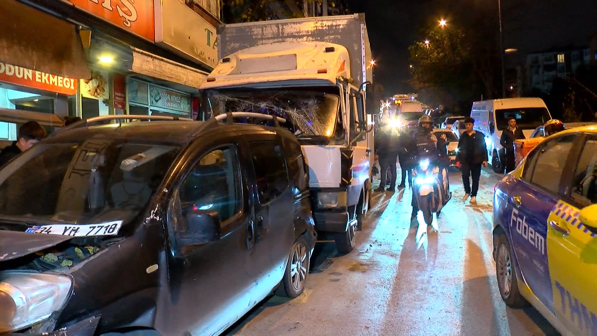 I S T A N B U L B A H C E L I E V L E R D E K A M Y O N U N C A R P 1103283 327529