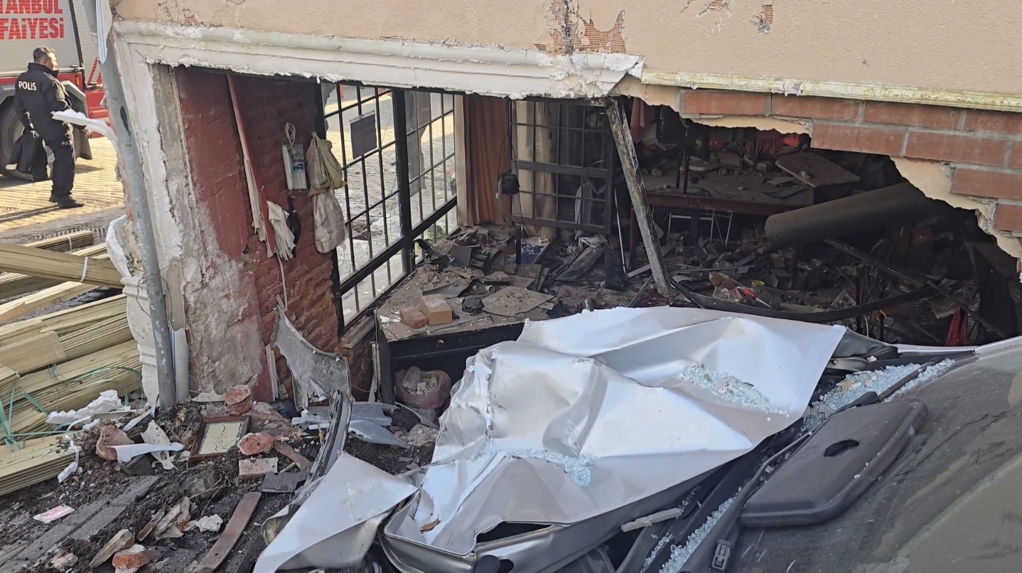 I S T A N B U L B E Y K O Z D A K A M Y O N D U K K A N A G I R D 1101162 326910