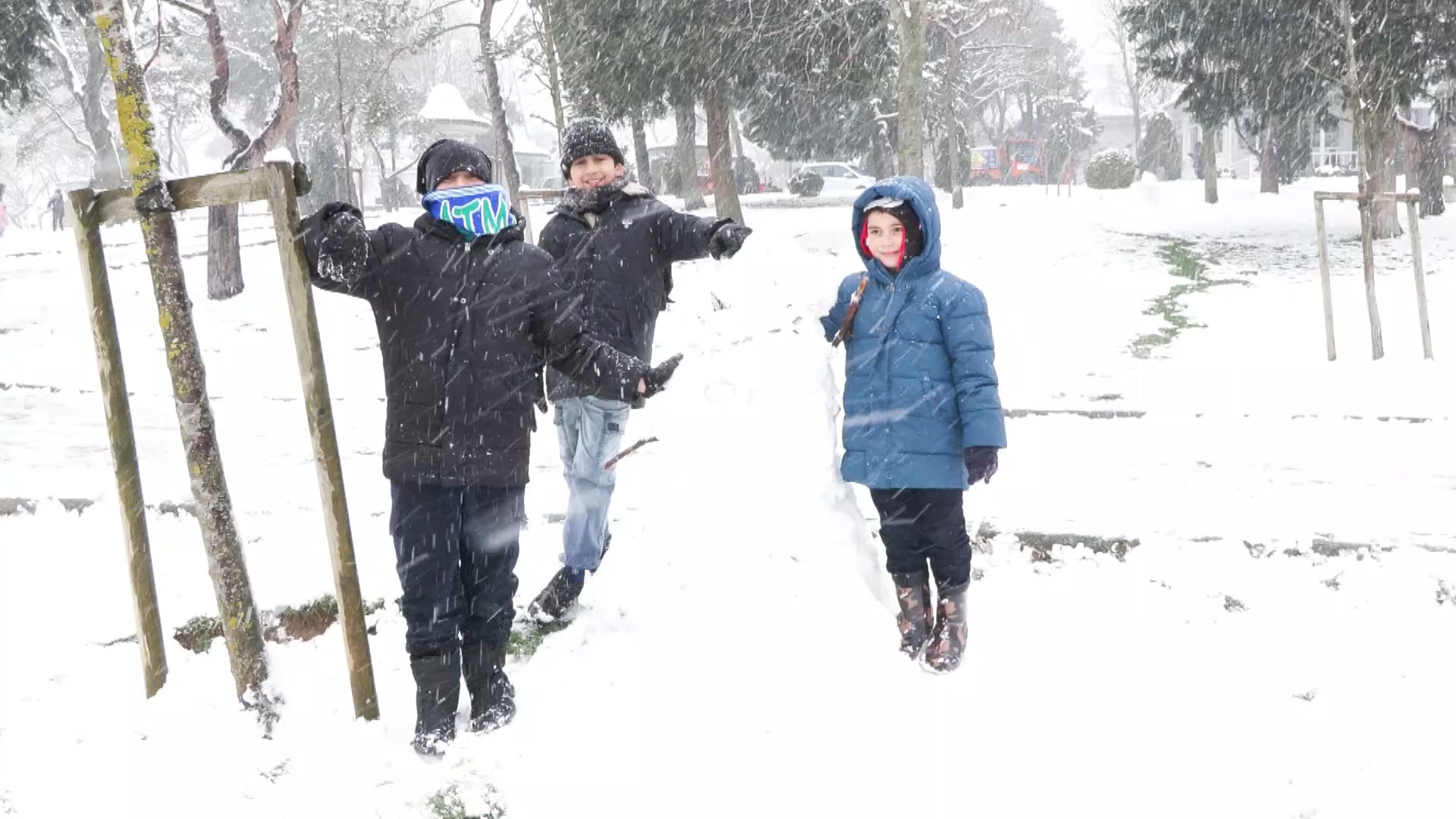 I S T A N B U L C A M L I C A T E P E S I B E Y A Z A B U R U N D U 1124380 333627