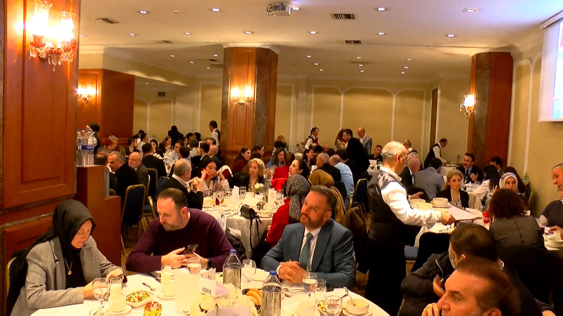 I S T A N B U L E M E K L I Y E A Y R I L A N I S T A N B U L I L N U 1142514 339248