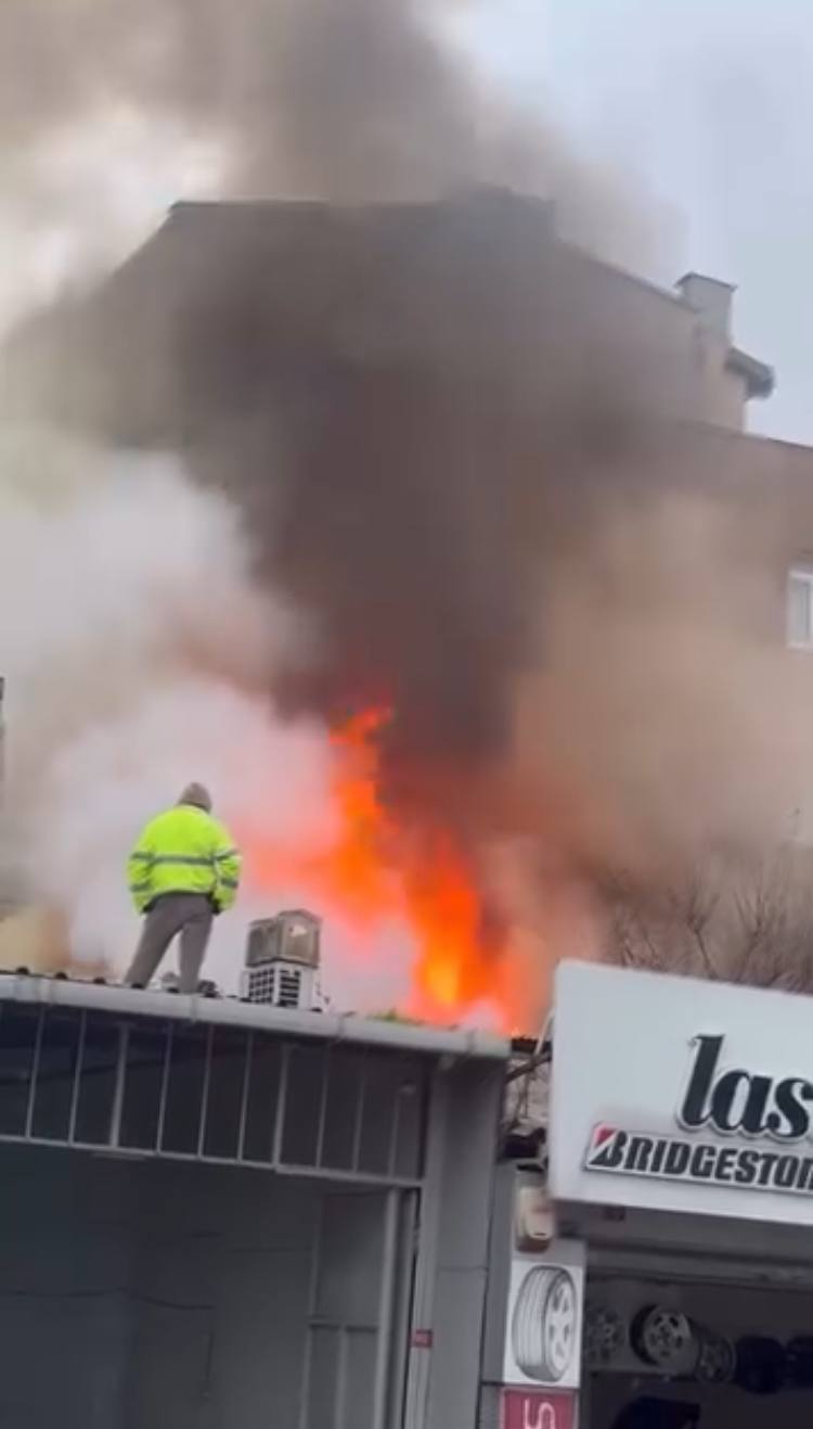 I S T A N B U L – F A T I H’ T E G E C E K O N D U Y A N G I N I N D A 1128063 334860