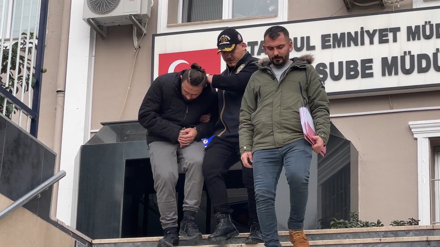 I S T A N B U L P E N D I K T E E V E G I R I P A N A H T A R I 1131942 336072