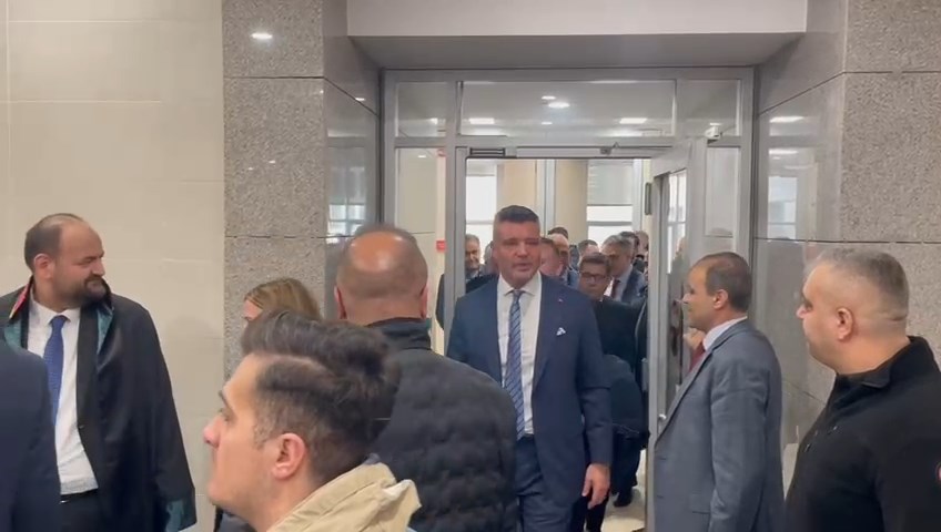 I S T A N B U L S A D E T T I N S A R A N A D L I Y E Y E G E L D I 1128970 335186