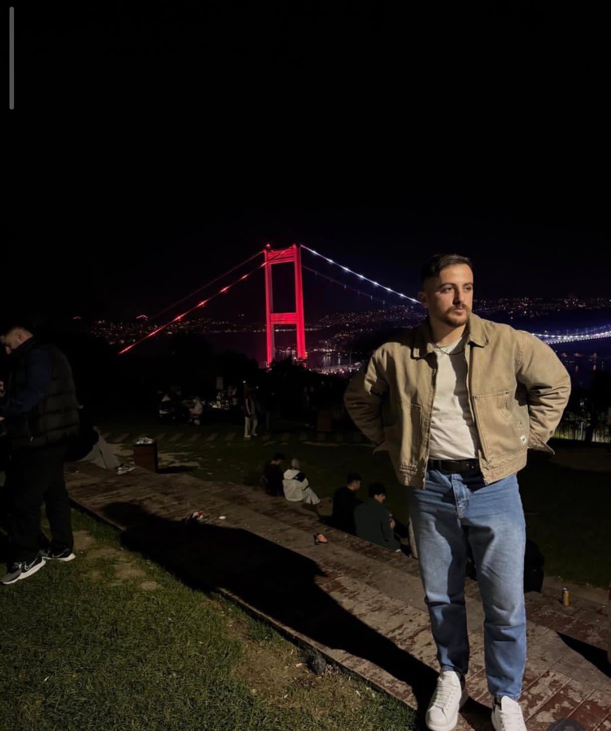 I S T A N B U L S A R I Y E R D E M O T O S I K L E T I Y L E D E N 1103327 327477