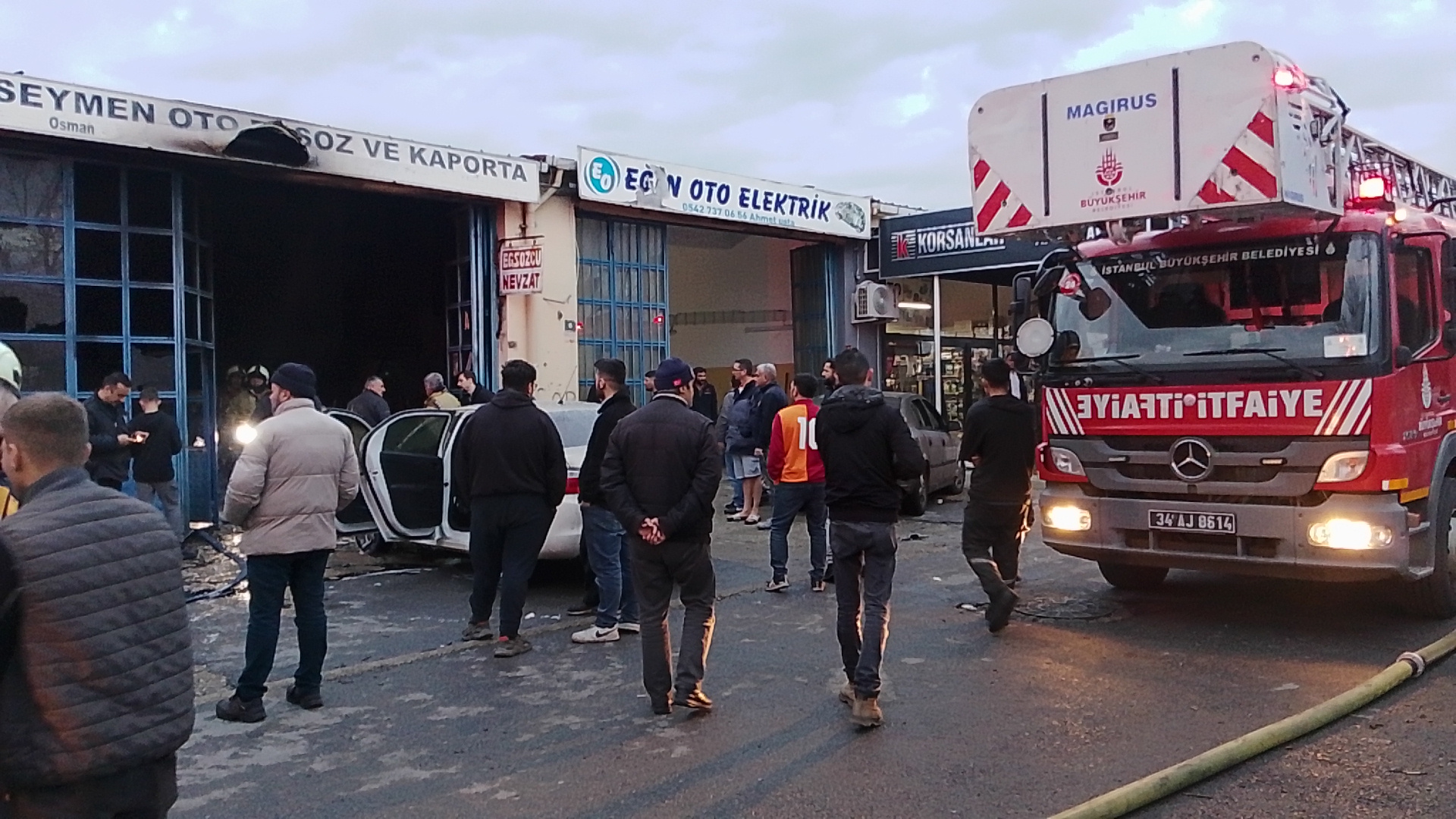 I S T A N B U L S I L I V R I D E K A P O R T A D U K K A N I N D A 1108587 329121