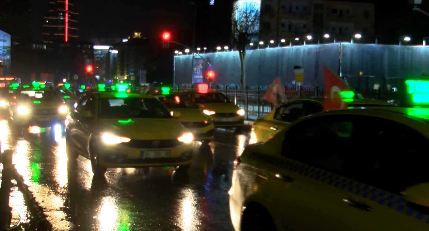 I S T A N B U L S I S L I D E T A K S I C I L E R T U R K B A Y R A 1129965 335520