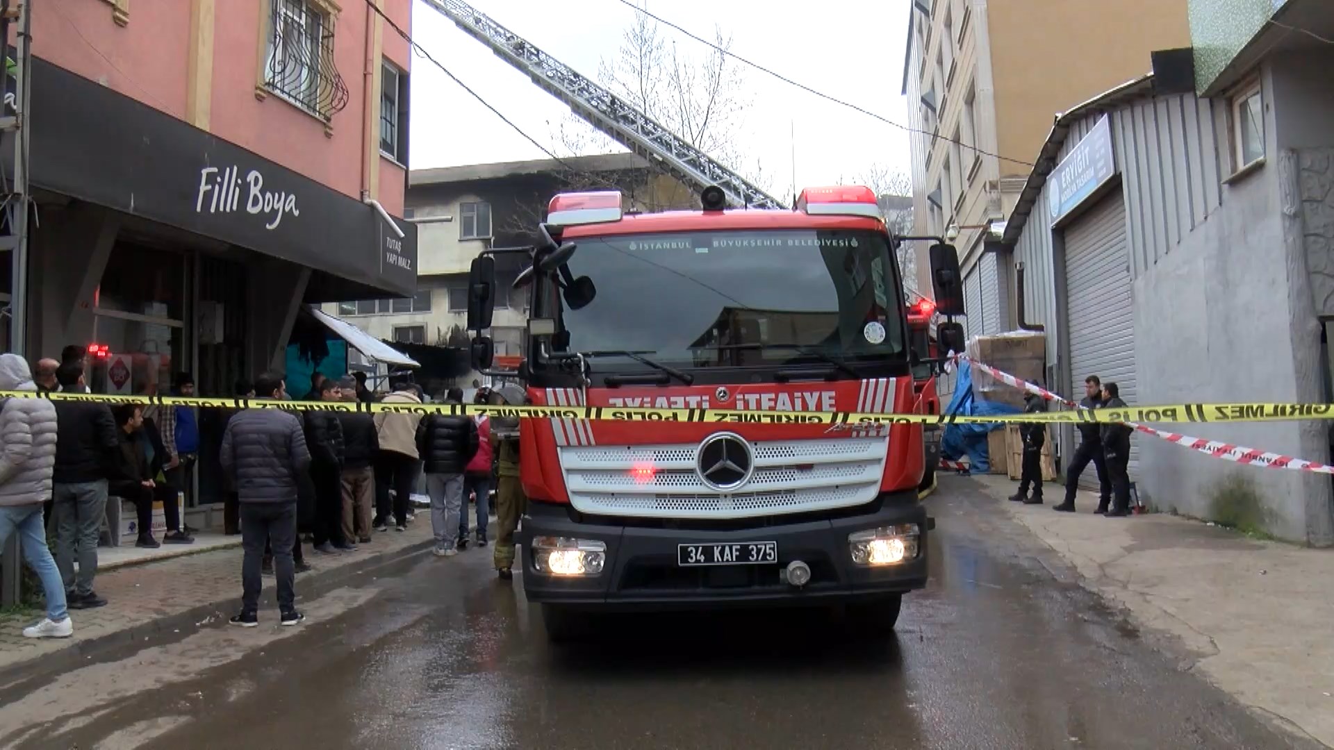 I S T A N B U L S U L T A N B E Y L I’ D E P L A S T I K M A L Z E M E 1095663 325250