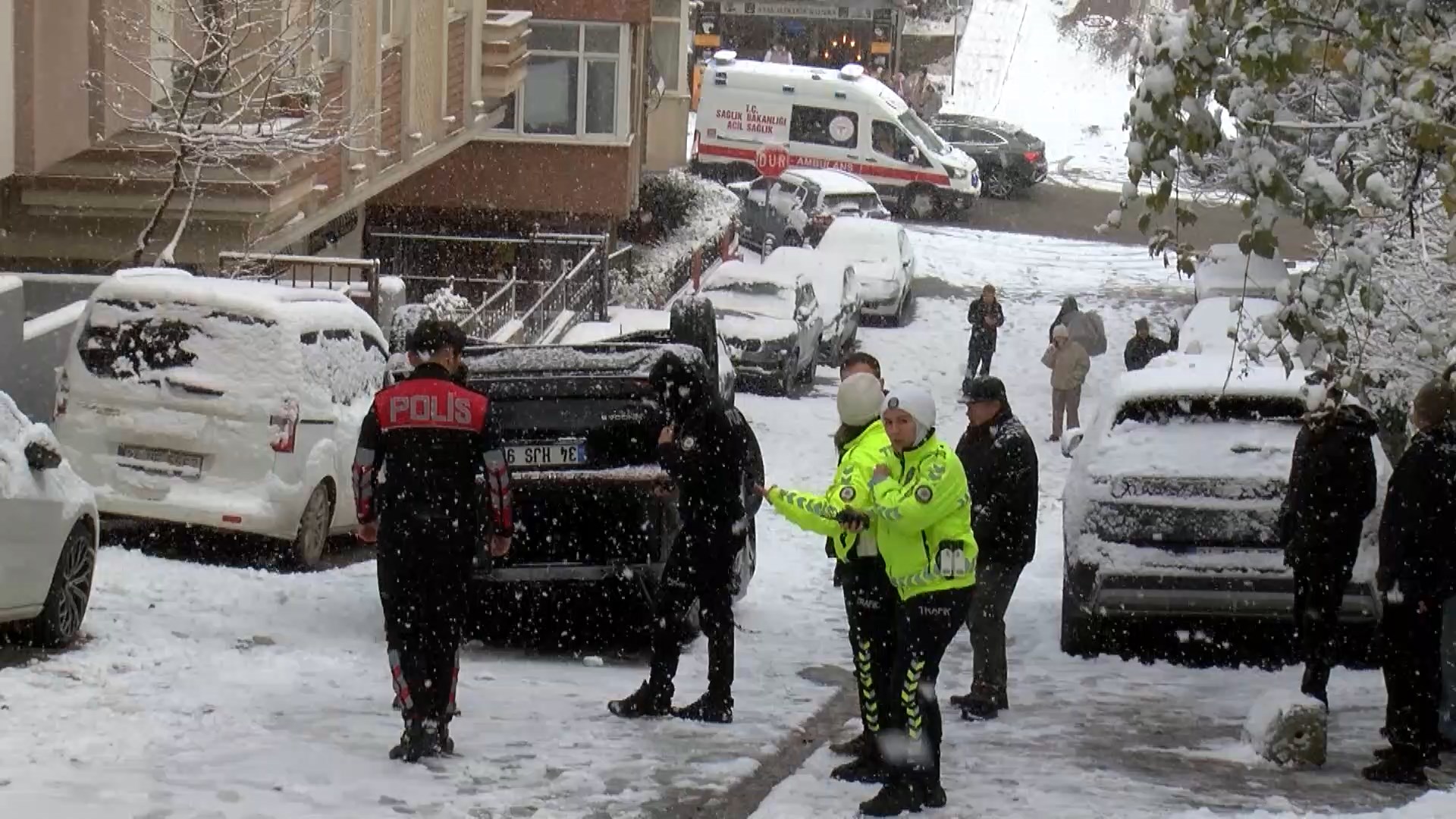 I S T A N B U L U M R A N I Y E’ D E B U Z L A N A N Y O L D A K A 1092990 324406