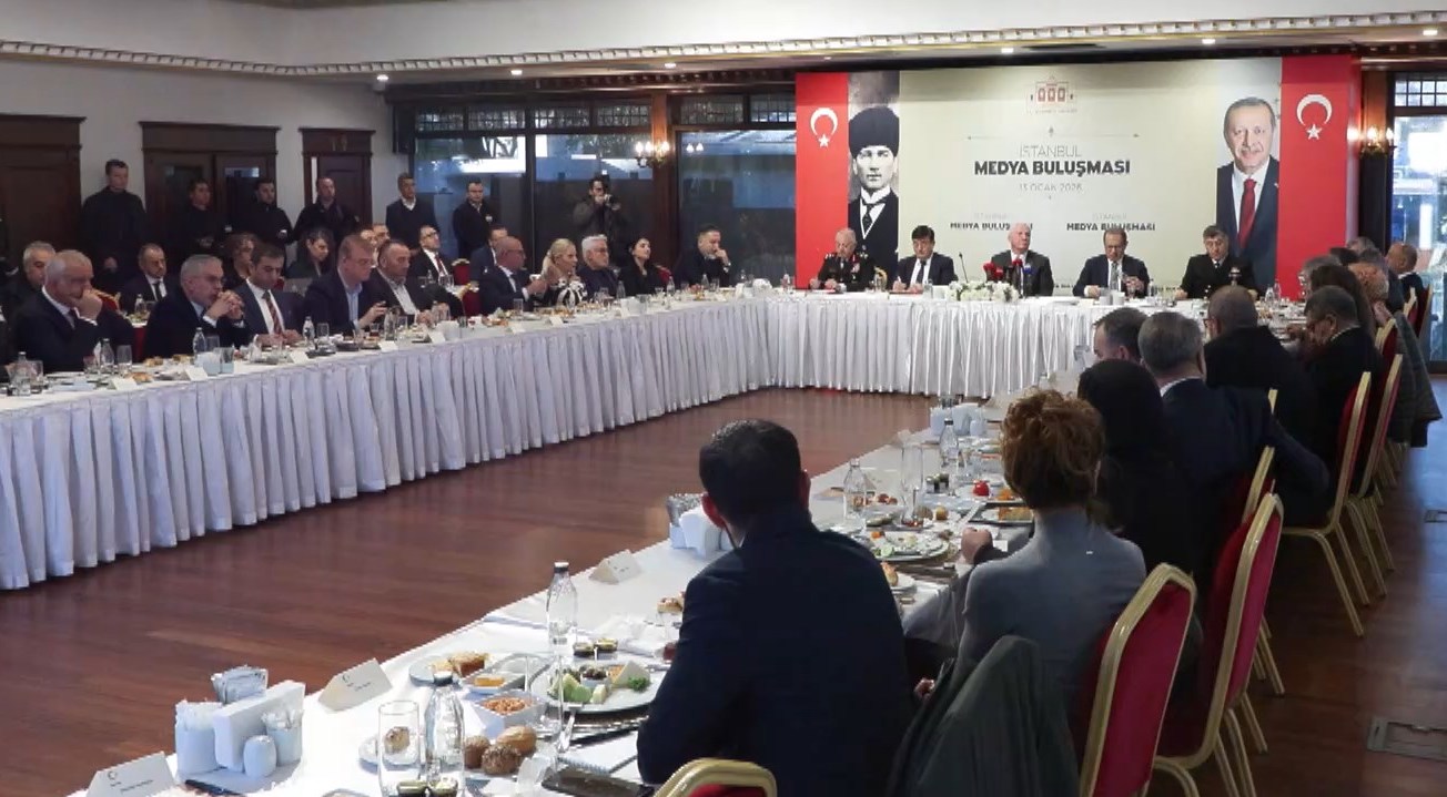 I S T A N B U L V A L I G U L 2025 Y I L I N D A 2 T E R O R 1113174 330461-1