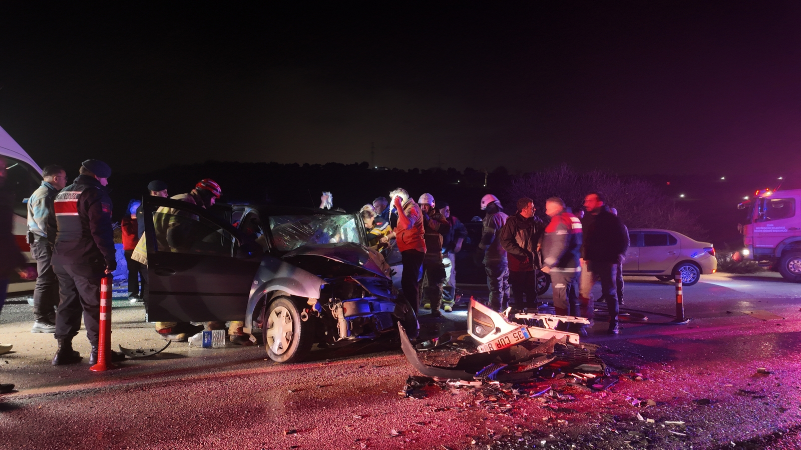 I Z M I R’ D E I K I O T O M O B I L C A R P I S T I 2’ S I A G I 1129999 335525