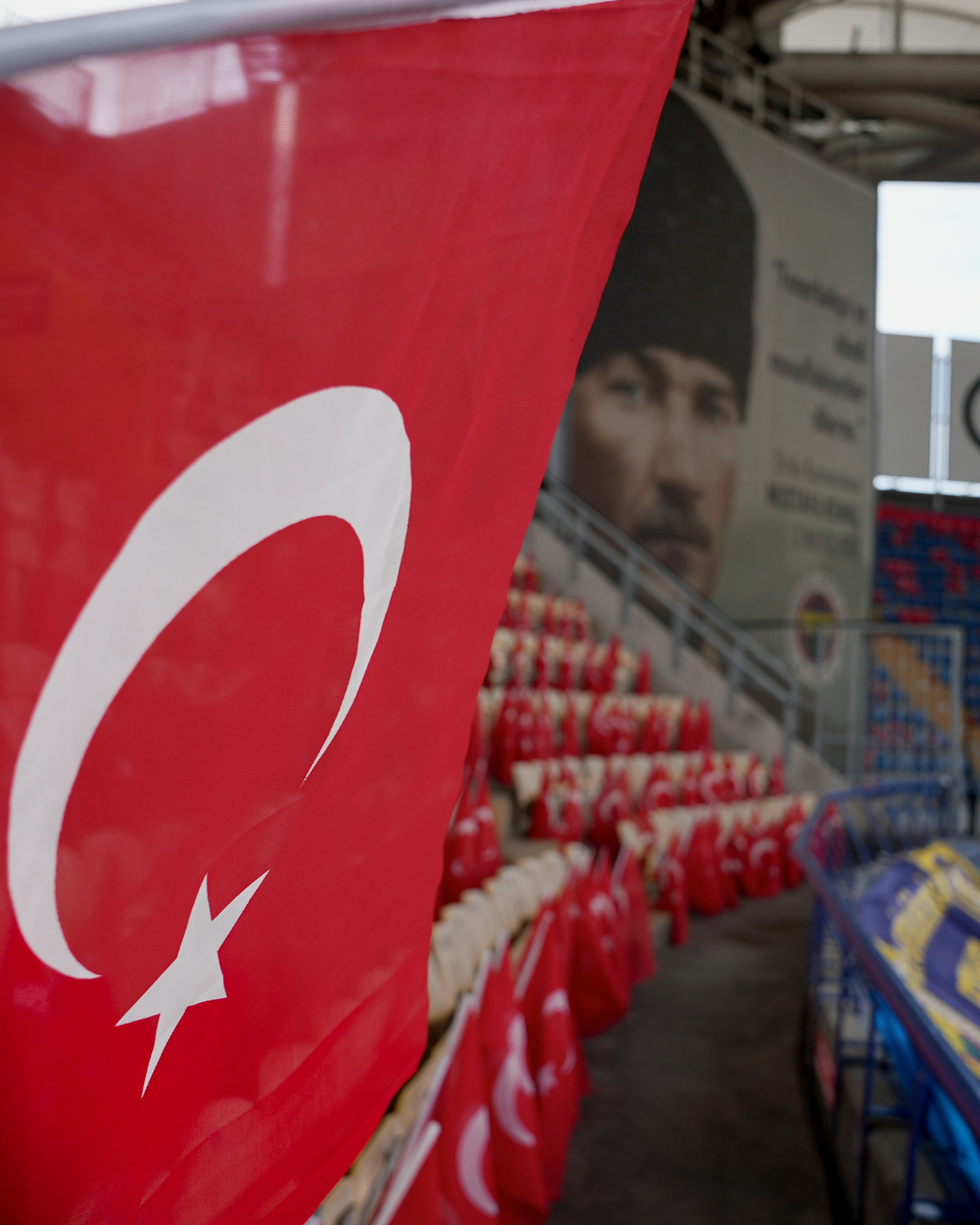 K A D I K O Y T U R K B A Y R A K L A R I Y L A D O N A T I L D I 1129635 335419