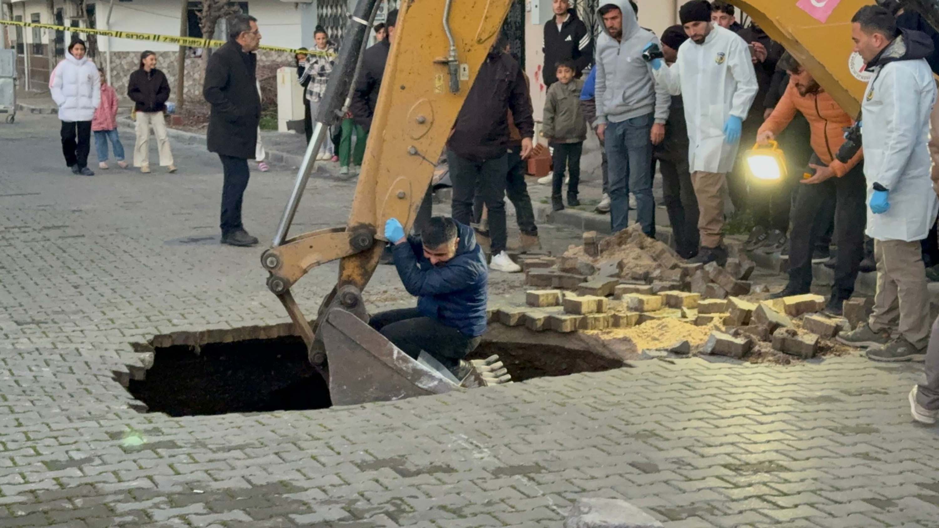 M A N I S A D A C O K E N Y O L D A I N S A N K A F A T A S I V E 1105368 328126