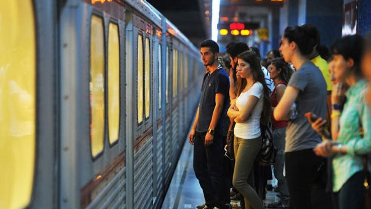 Gayrettepe-Halkalı metrosunda yolcu rekoru
