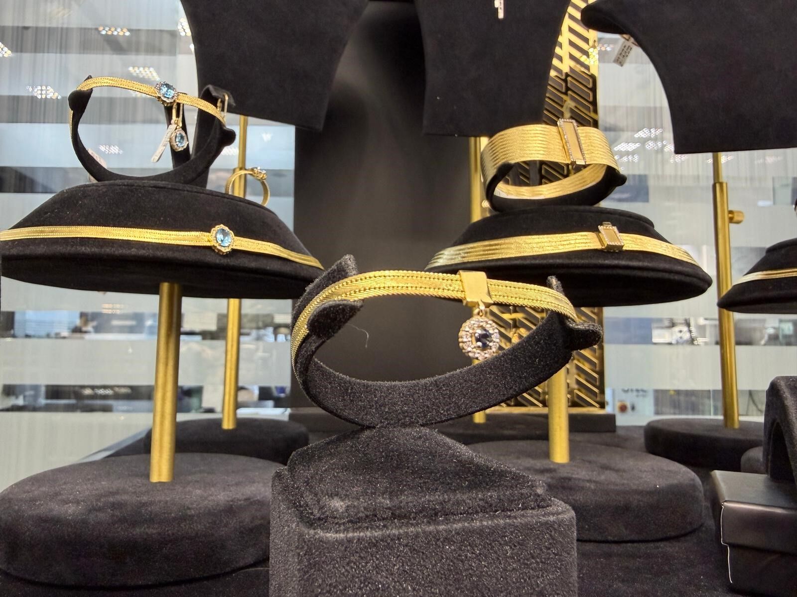 Savaşçıların zırhından düğünlerin baş tacına