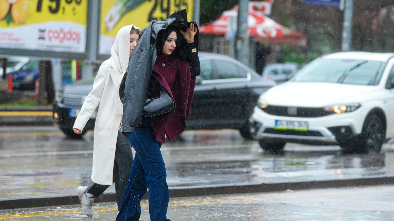 İstanbul Valiliği'nden sağanak ve fırtına uyarısı