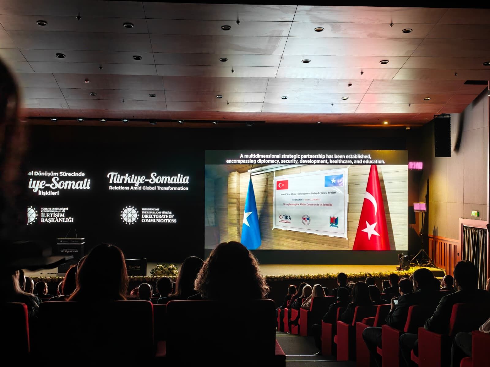 I L E T I S I M B A S K A N I D U R A N I S R A I L’ I N S A L D I R 1185054 352077