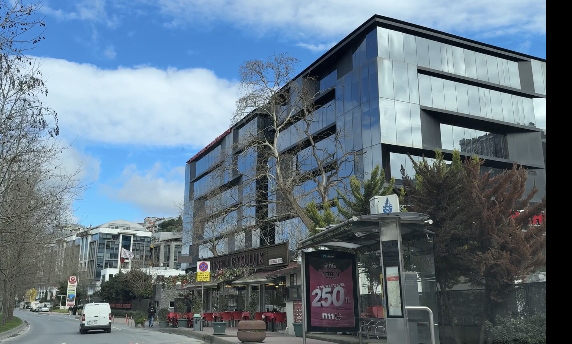 I S T A N B U L B E Y O G L U’ N D A U N I V E R S I T E D E D O N 1186421 352503