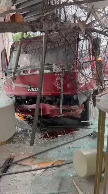 I S T A N B U L B U Y U K C E K M E C E D E A S A N S O R L U N A K 1152119 342125