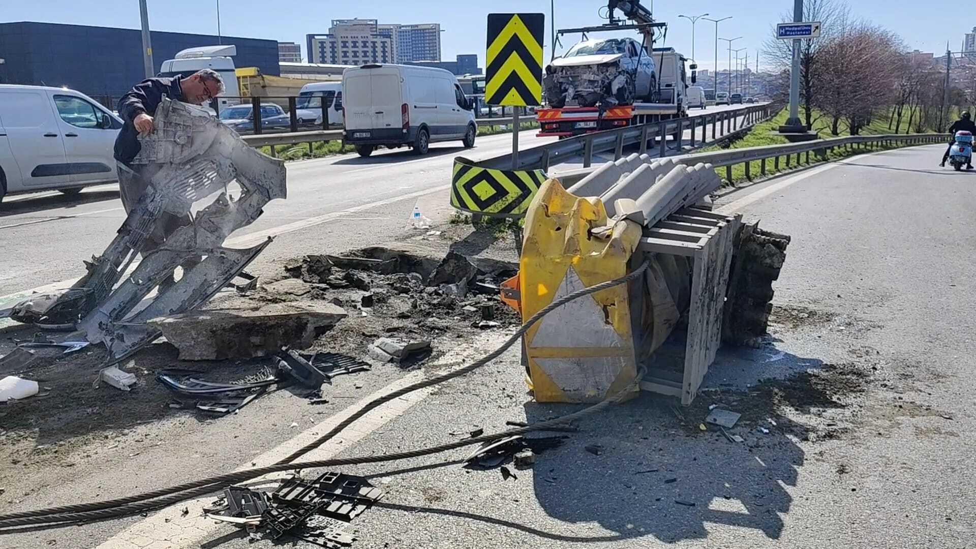 I S T A N B U L E S E N L E R’ D E R E F U J E C A R P A N C I P D 1176518 349482