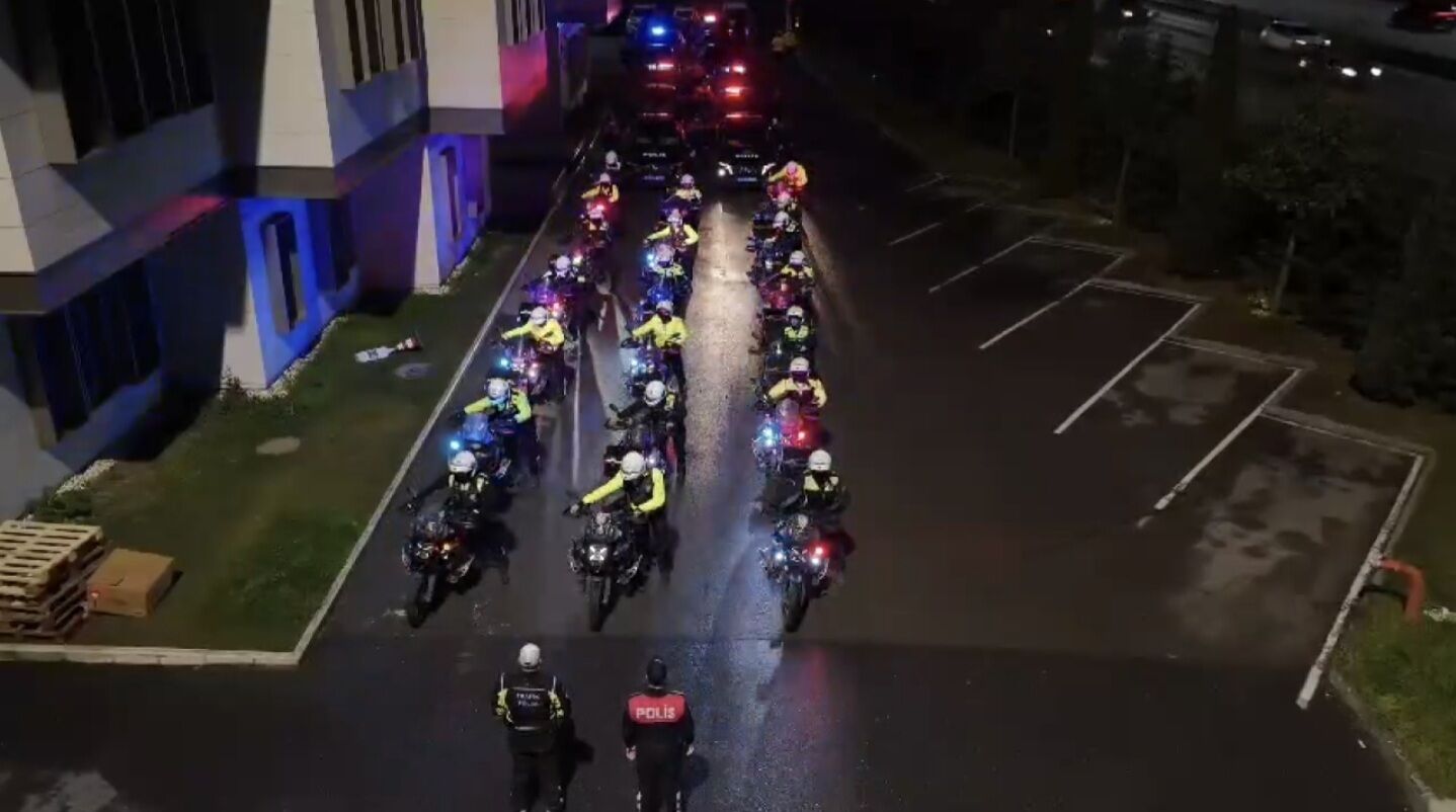 I S T A N B U L K A D I K O Y D E T R A F I K D E N E T I M I B I 1190774 353861