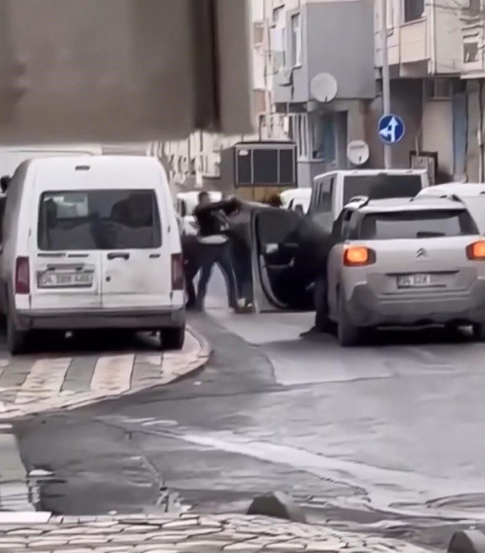 I S T A N B U L K A R T I O L M A Y A N D A V U L C U K O R S A N D 1185713 351761