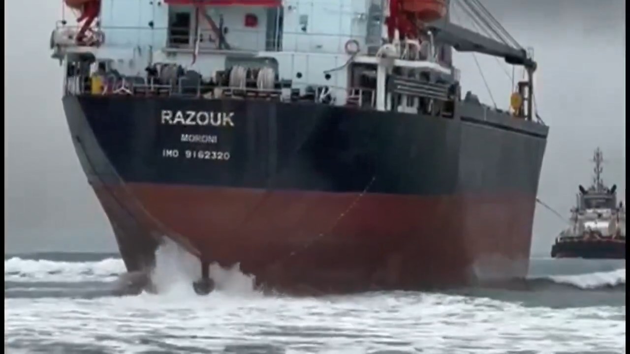 I S T A N B U L S A R I Y E R D E K A R A Y A O T U R A N G E M I 1157245 343618