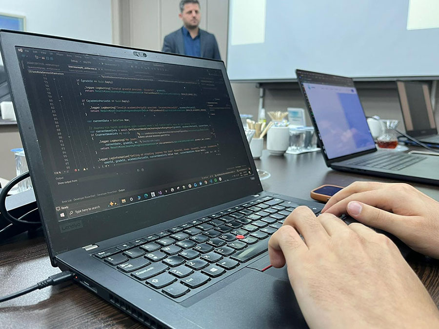 T U R K A K A D E M I S Y E N I N K U R D U G U E G I T I M P L A T F O 1147590 340792-2