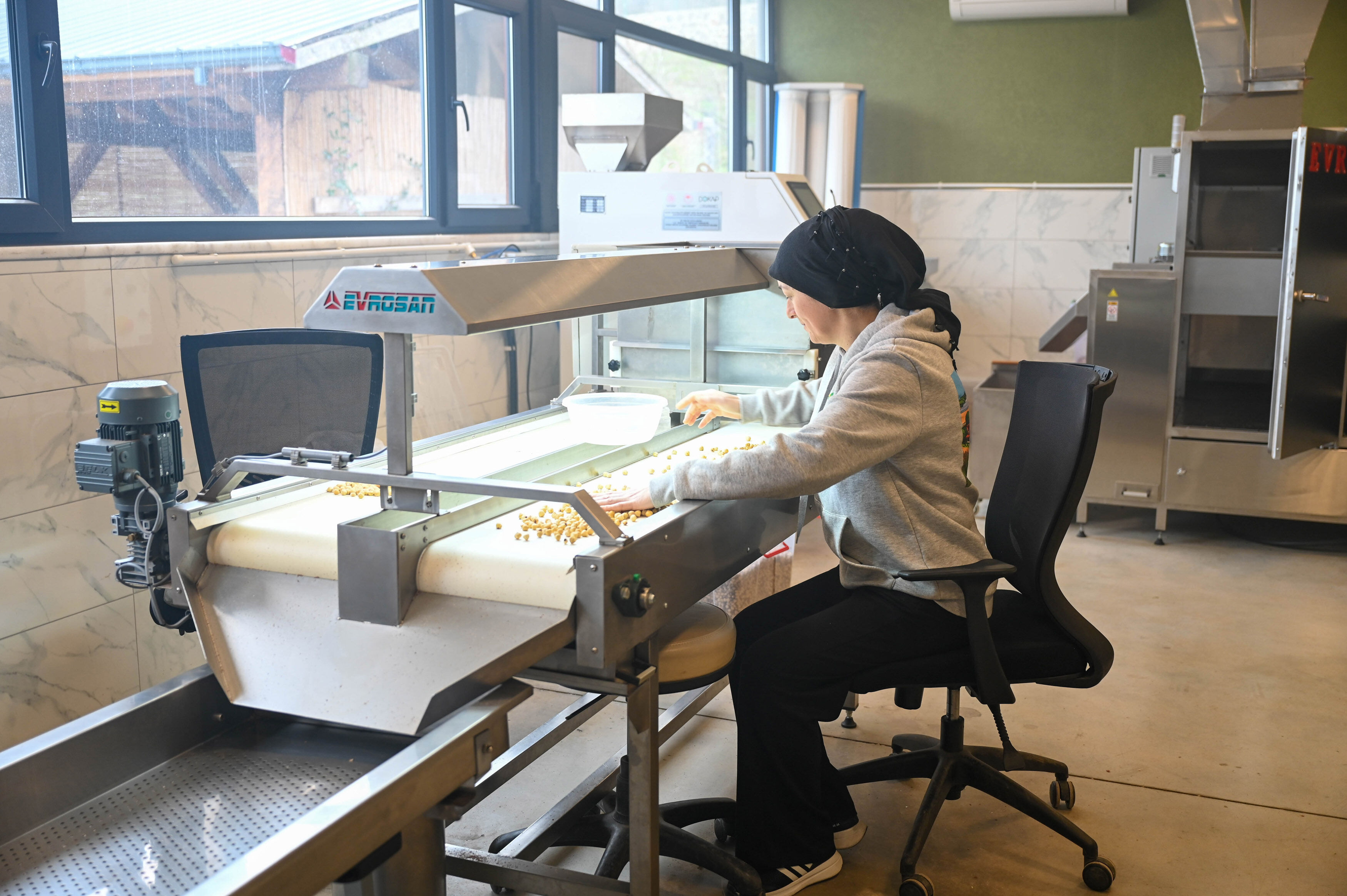 B A U F A R M D A U R E T I M I N G U C U K A D I N L A R 1199897 356860