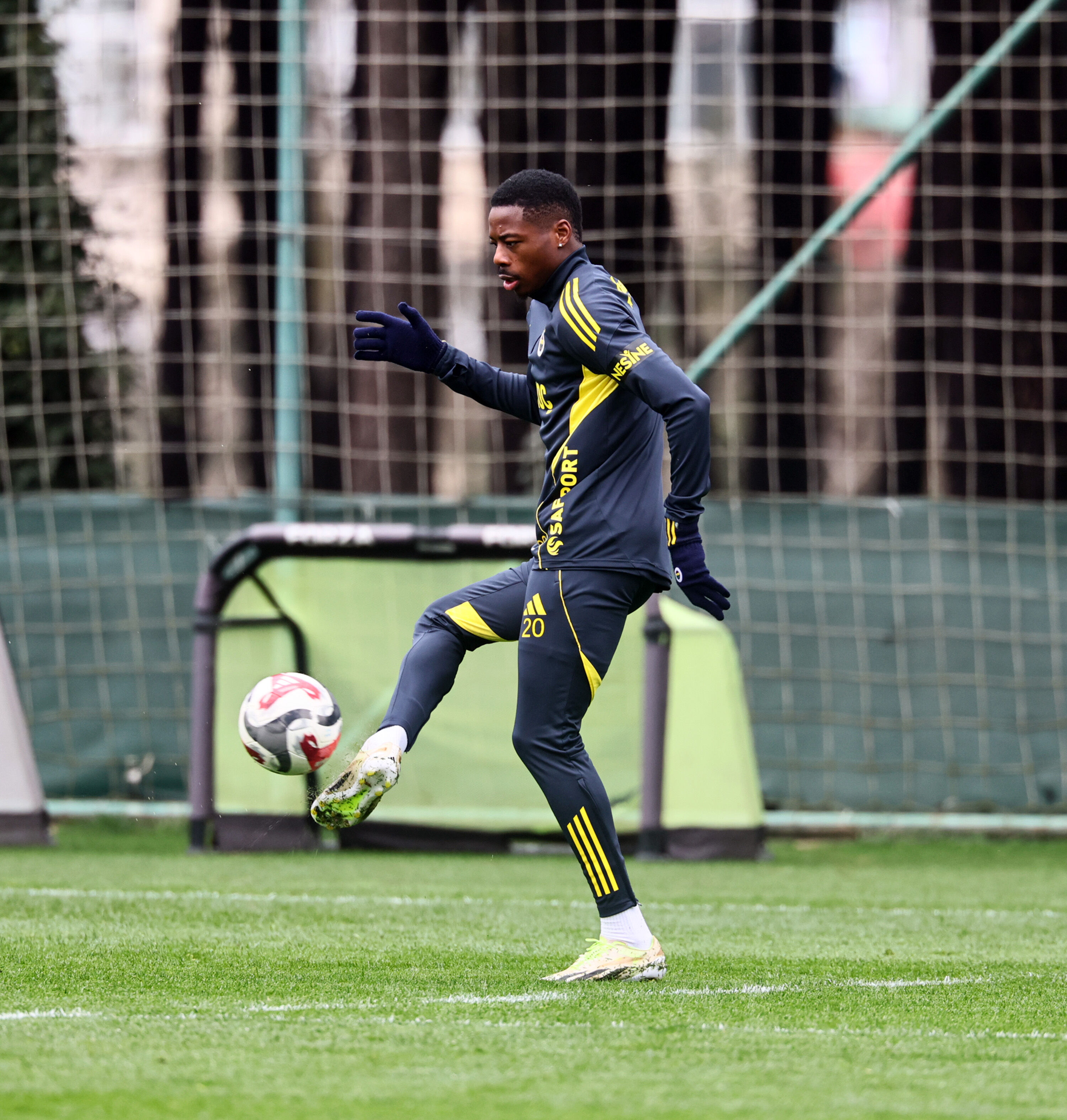 F E N E R B A H C E B E S I K T A S D E R B I S I N I N H A Z I R L I K 1226967 364894