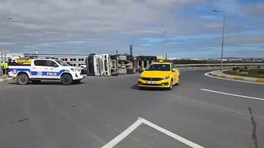 I S T A N B U L A R N A V U T K O Y’ D E H A F R I Y A T K A M Y O N U 1202573 357560