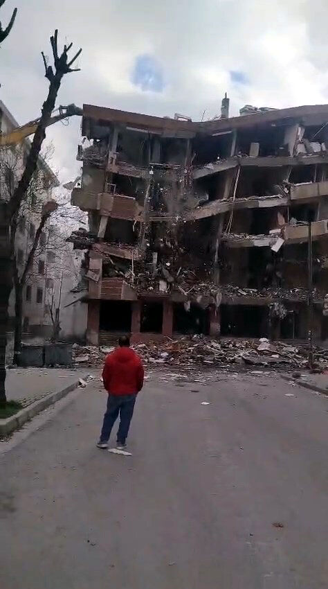 I S T A N B U L A V C I L A R’ D A 5 K A T L I B I N A Y I K I M 1209839 359791