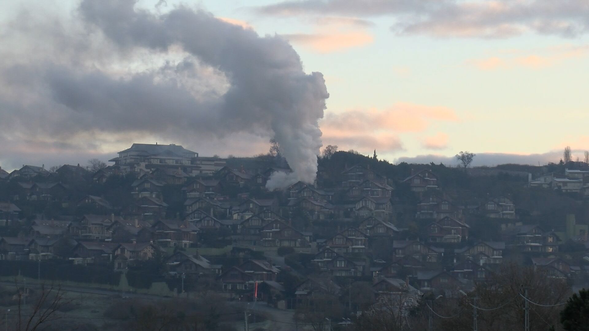 I S T A N B U L B E Y K O Z’ D A 3 K A T L I V I L L A D A C I K 1201608 357323