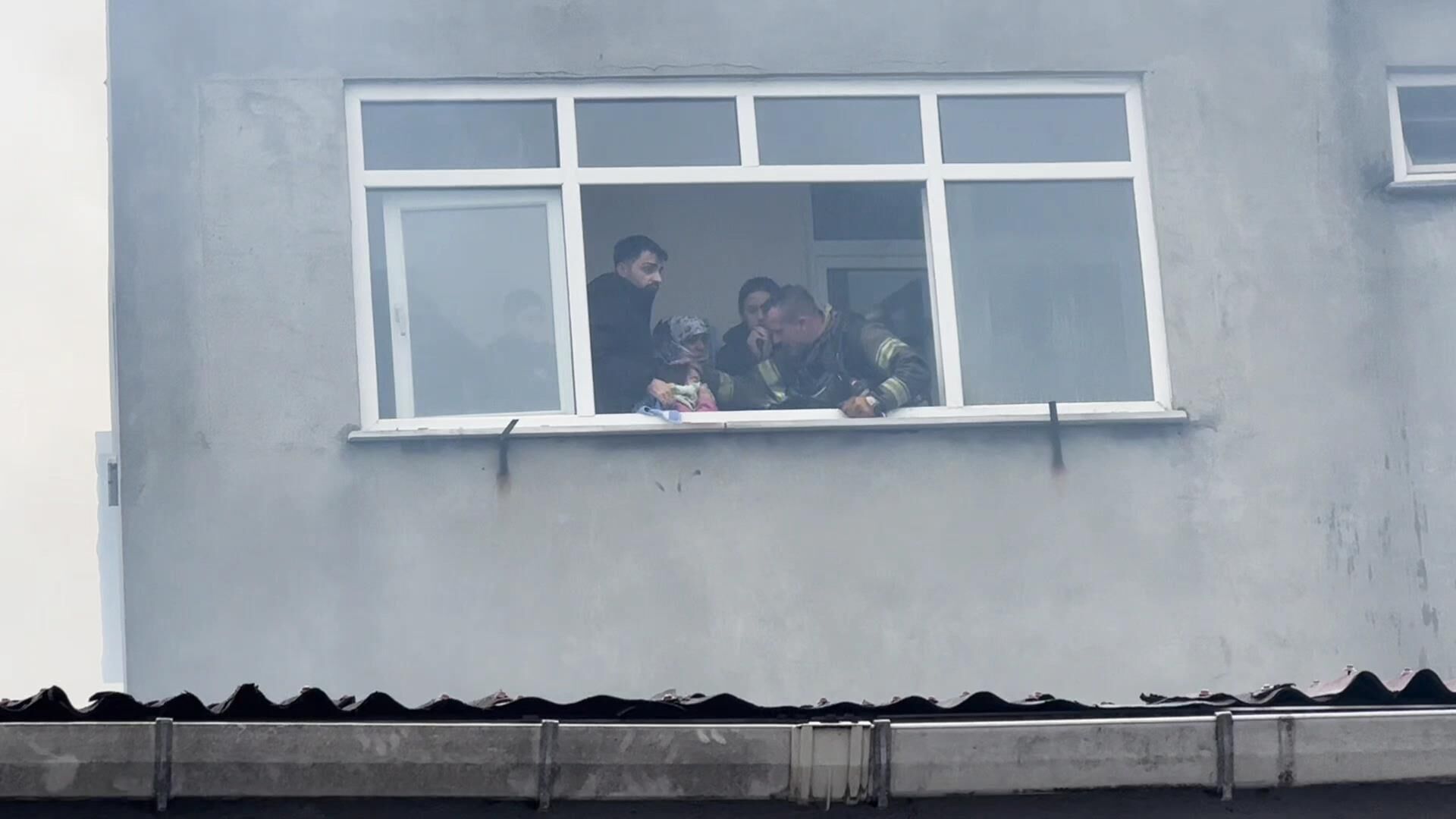 I S T A N B U L B U Y U K C E K M E C E D E 3 K A T L I B I N A D 1220904 363052