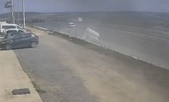 I S T A N B U L C A T A L C A D A K A M Y O N U N R E F U J E C A R 1204666 358211