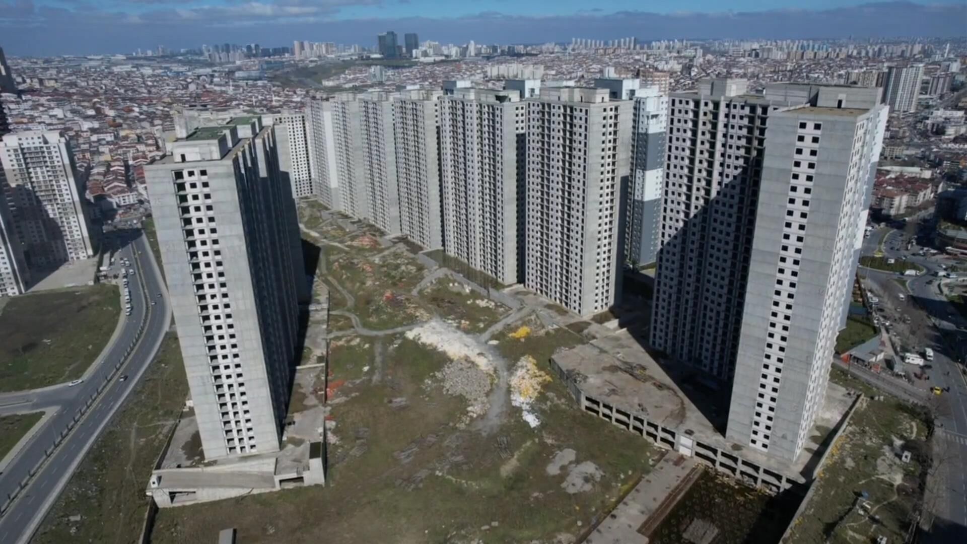 I S T A N B U L E S E N Y U R T T A 15 Y I L D I R G O K D E L E 1203978 357987