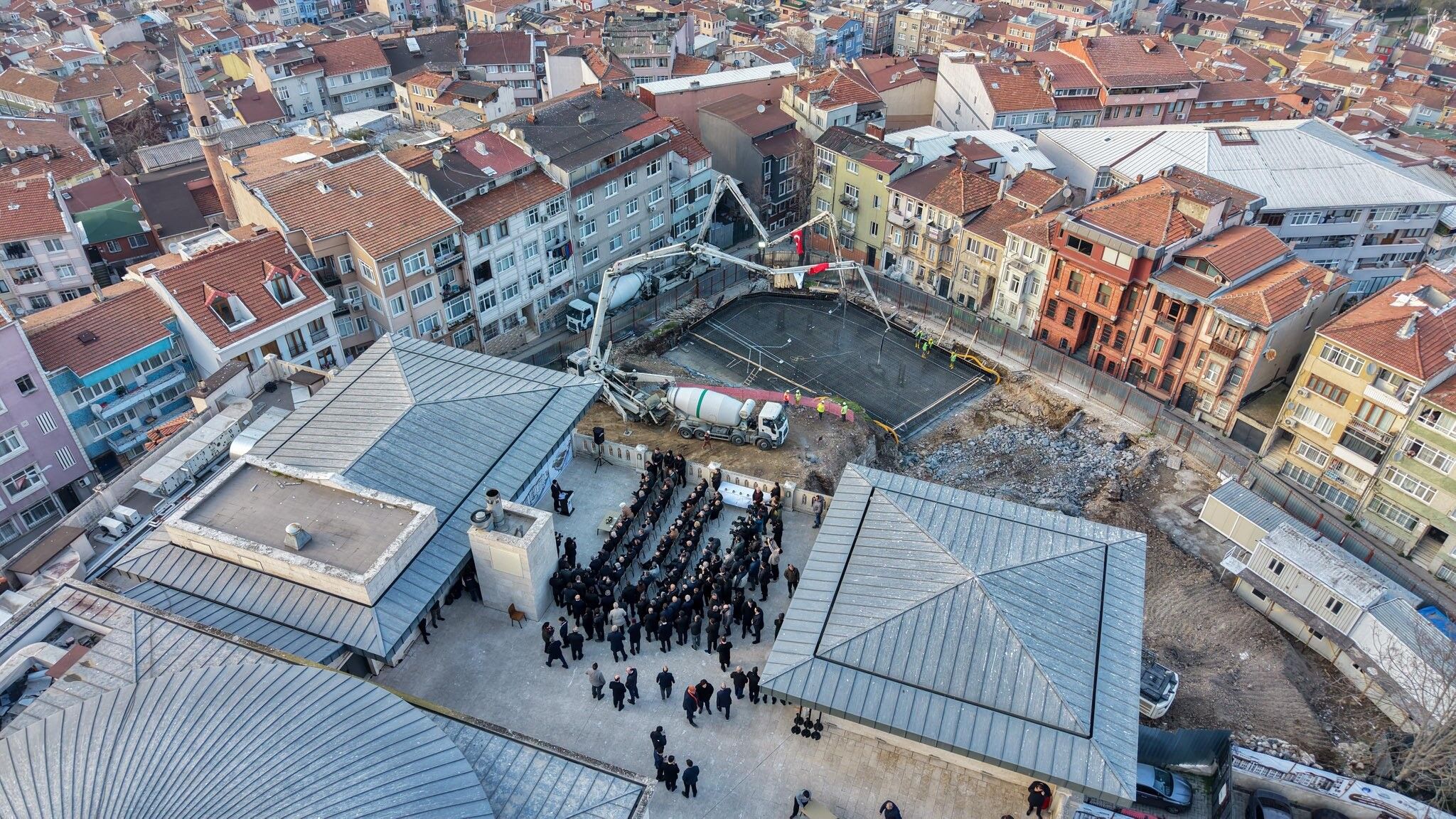 I S T A N B U L F A T I H’ T E ‘ R E C E P T A Y Y I P E R D O G A 1199491 356725