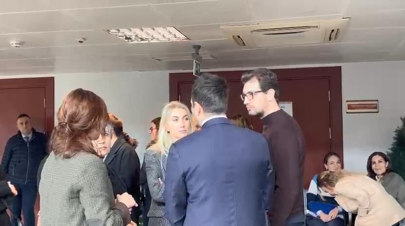 I S T A N B U L I B B Y E Y O N E L I K Y O L S U Z L U K D A 1203163 357703