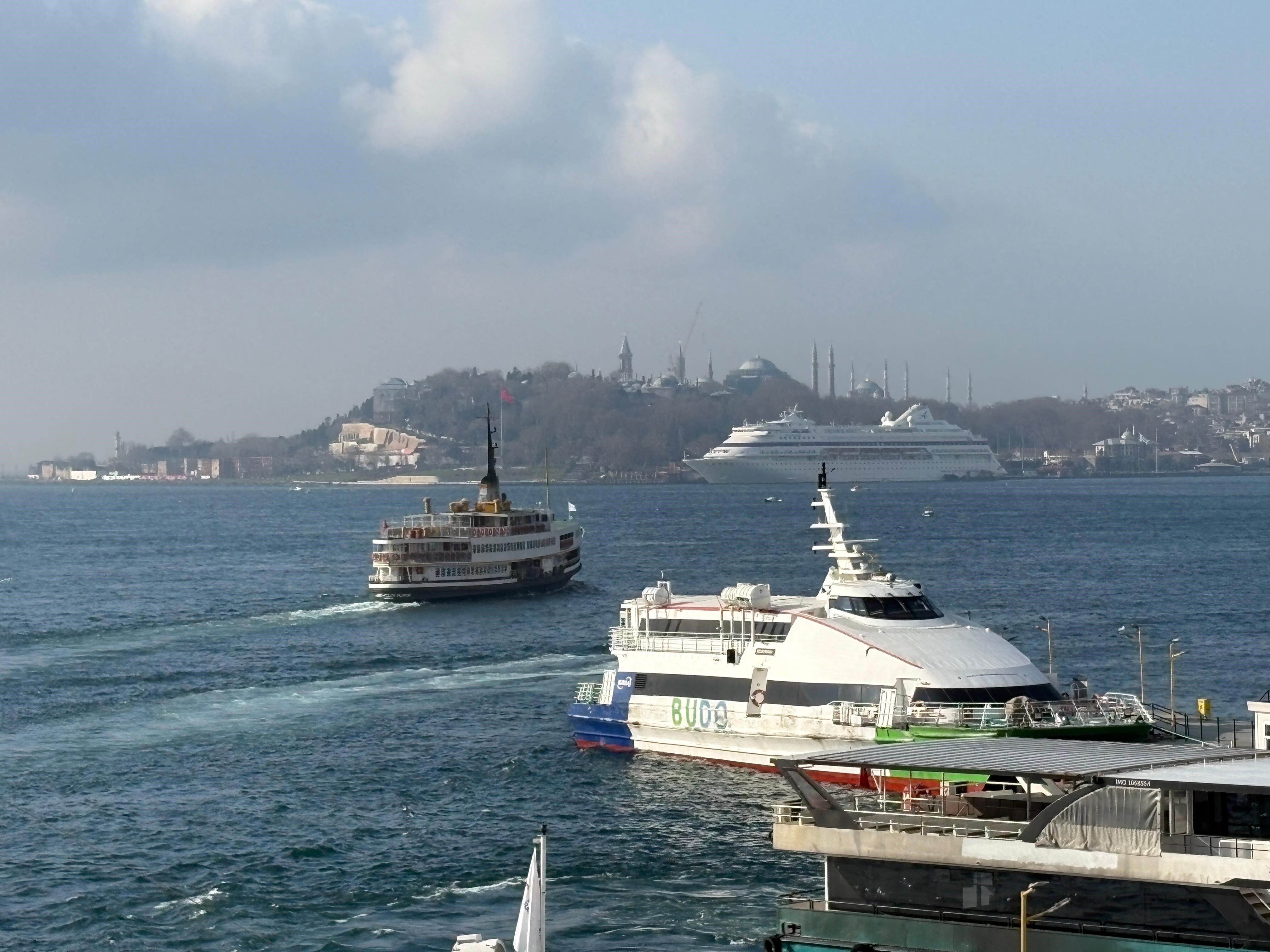 I S T A N B U L I S T A N B U L B O G A Z I N D A G E M I T R A F I 1216320 361645