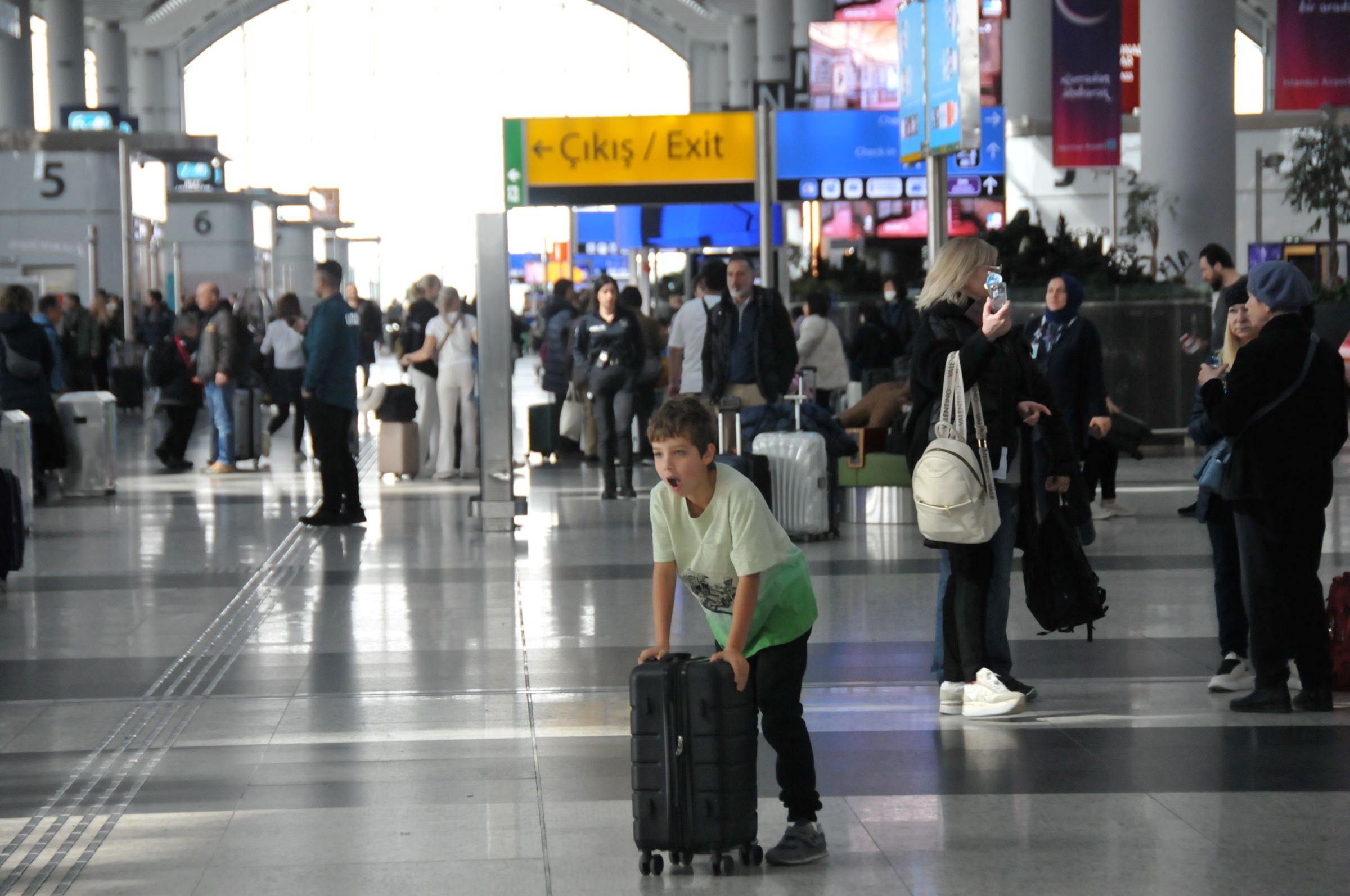 I S T A N B U L I S T A N B U L D A K I I K I H A V A L I M A N I N D 1220391 362910