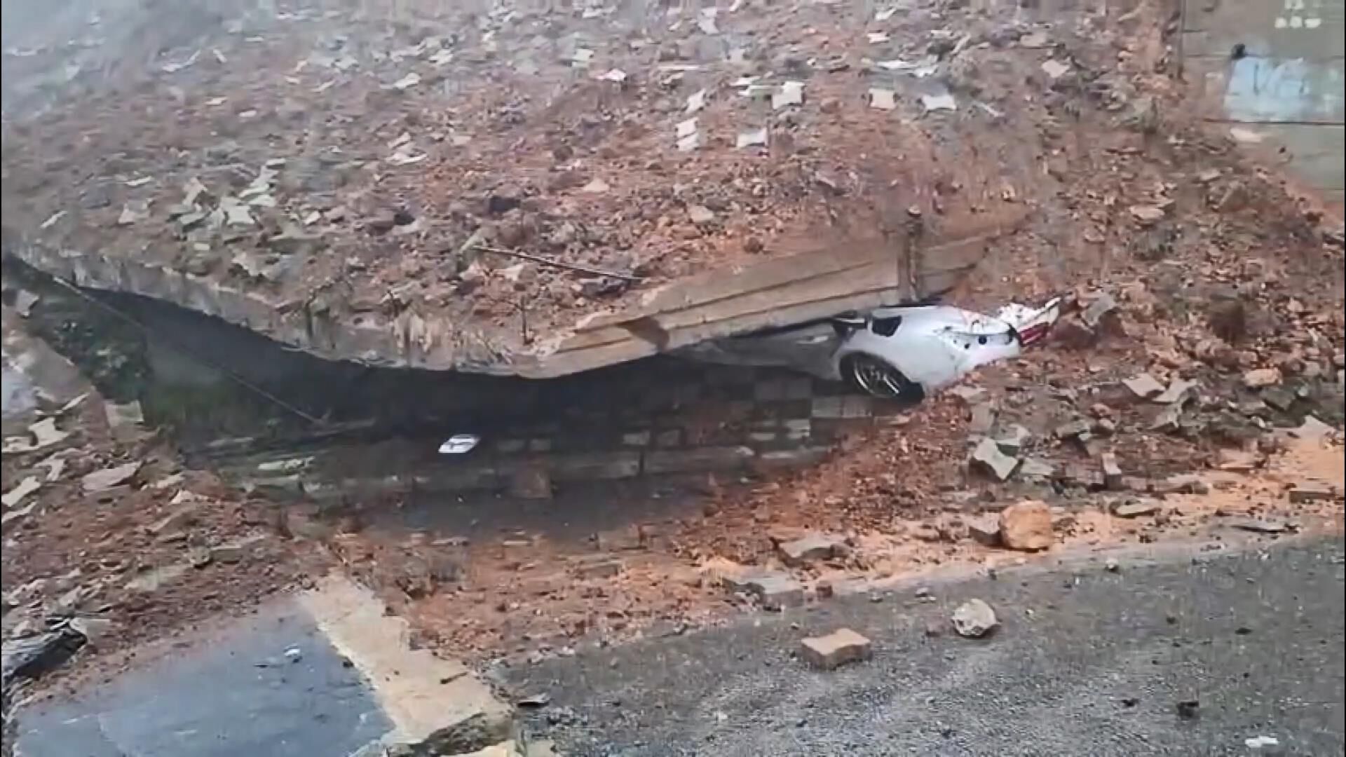 I S T A N B U L M A L T E P E D E O R T A O K U L U N I S T I N A T 1235348 367358