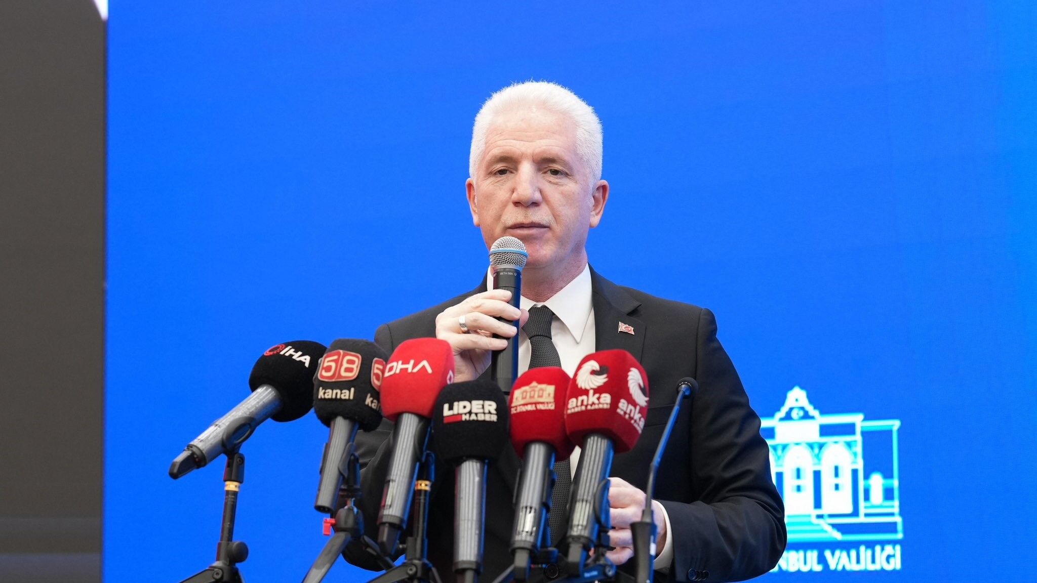 I S T A N B U L V A L I G U L B A Y R A M D O L A Y I S I Y L A B 1194935 355275