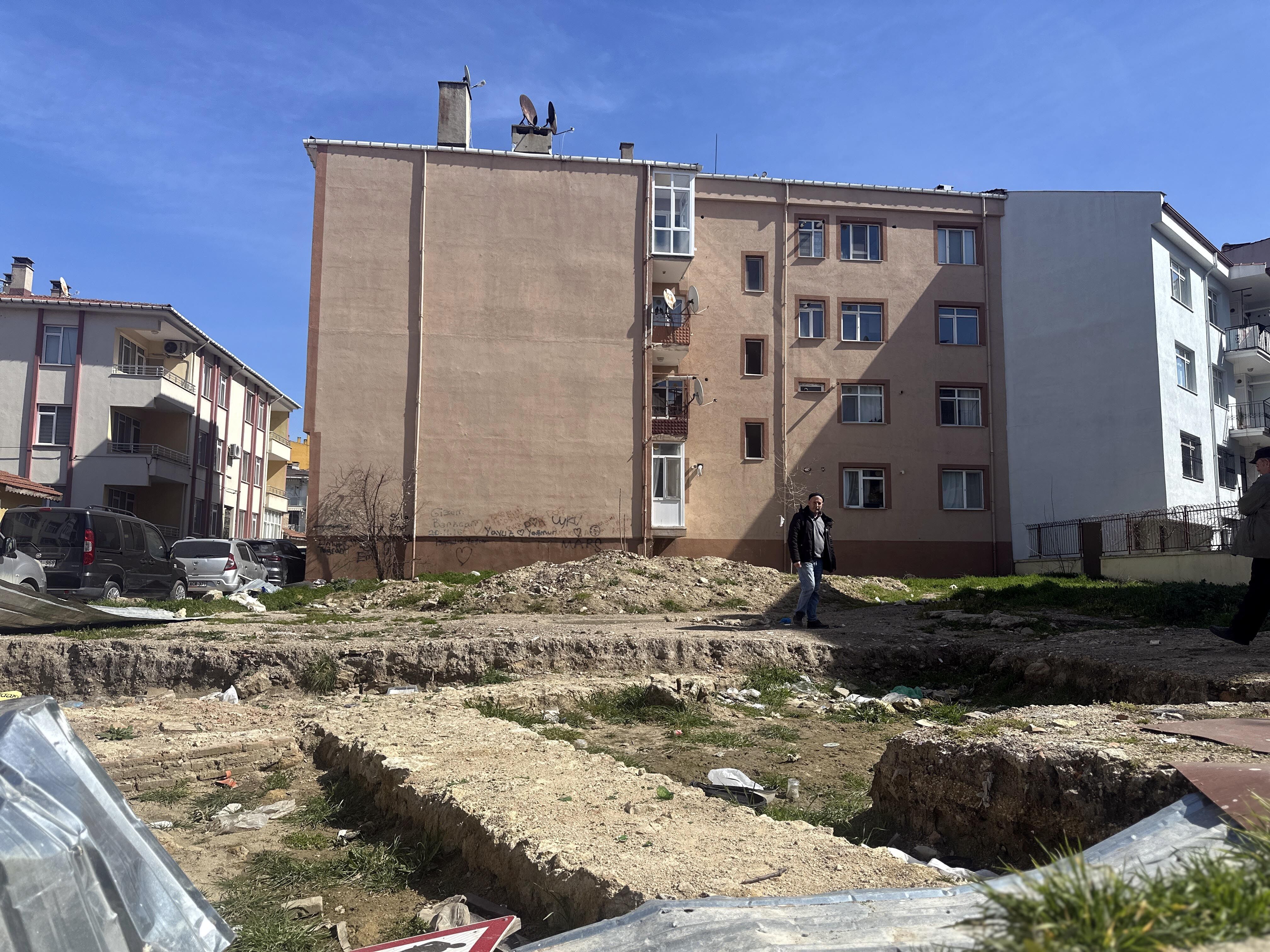 S A T I N A L D I G I A R S A D A T A R I H I C A M I K A L I N T I L 1215708 361498