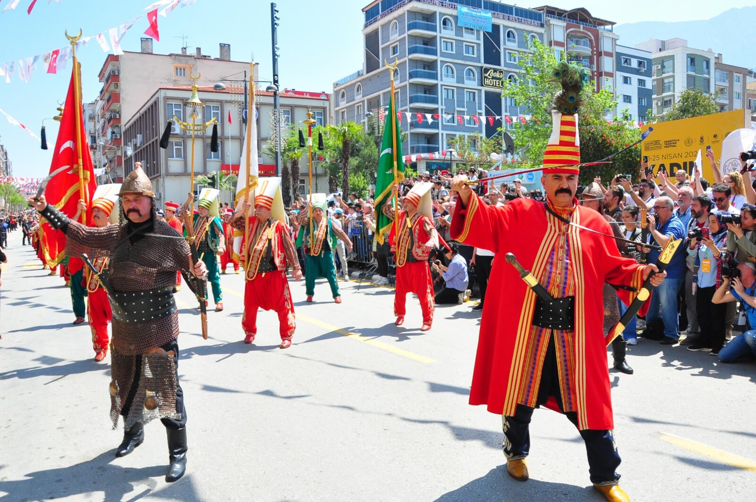 10 T O N M E S I R M A C U N U 20 D A K I K A D A S A C I L D I 1279351 380685